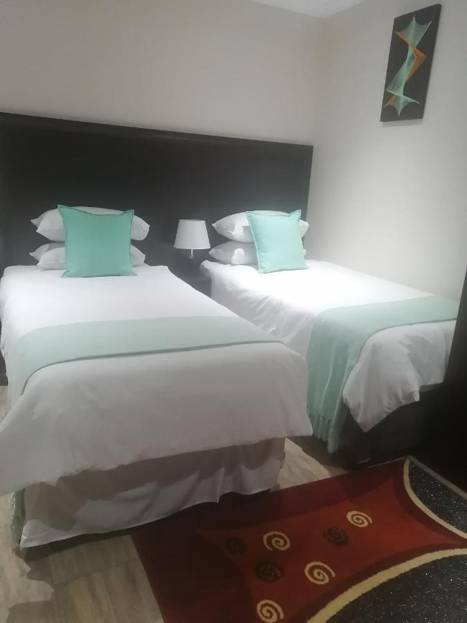 Lala Poa Guest House Klerksdorp Exterior foto