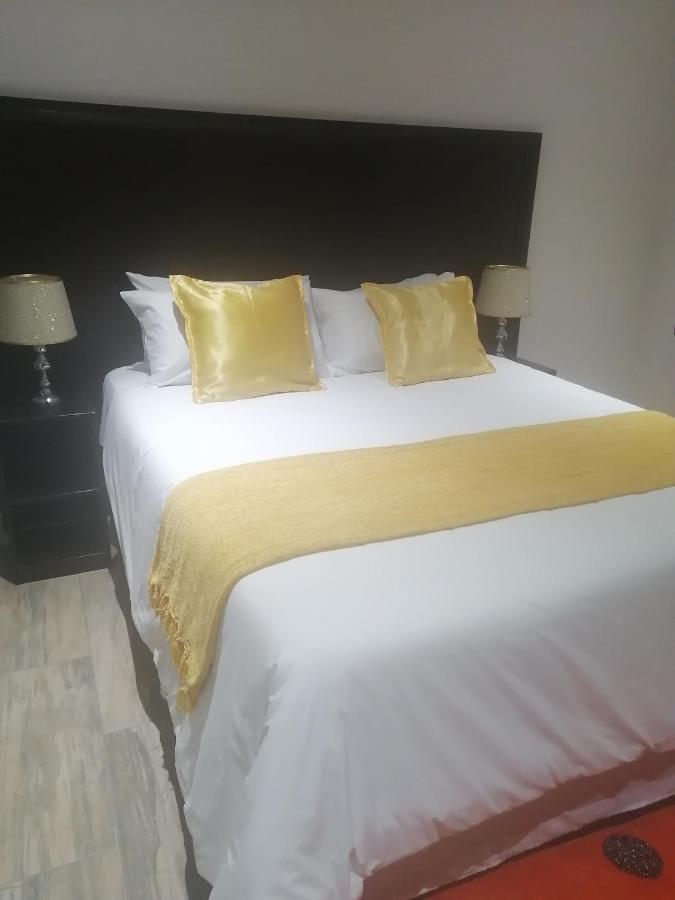 Lala Poa Guest House Klerksdorp Exterior foto